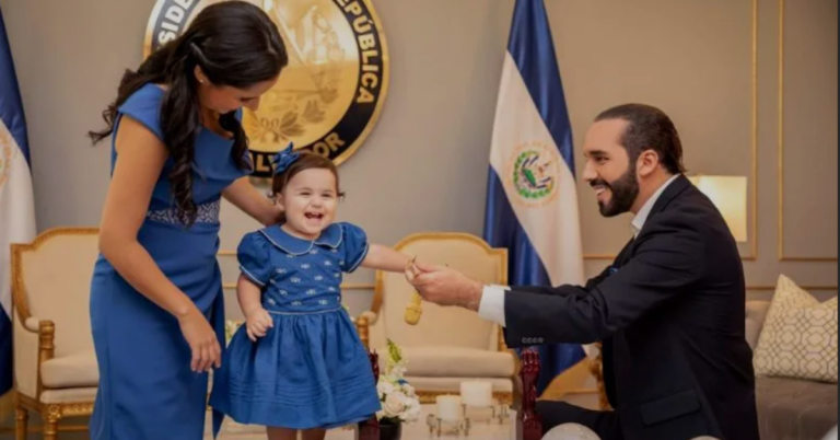 Padre por segunda vez, Nayib bukele anunció la noticia junto a su esposa en redes sociales